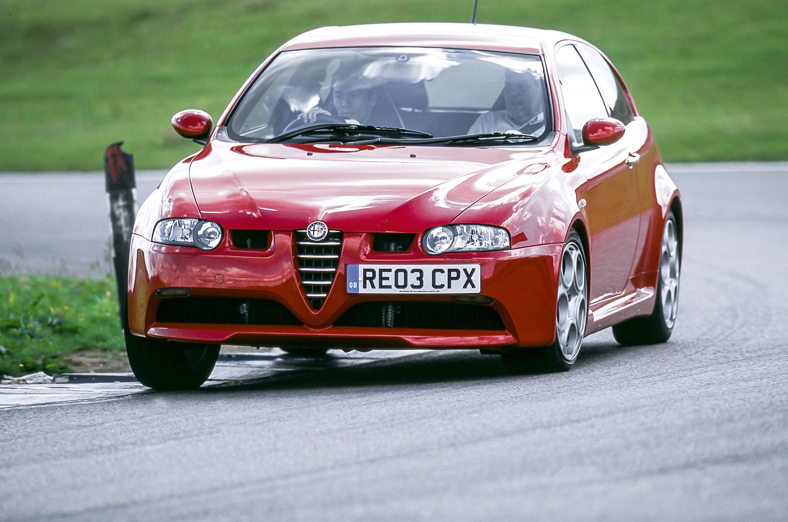 Alfa Romeo 147 3 Doors photo 32