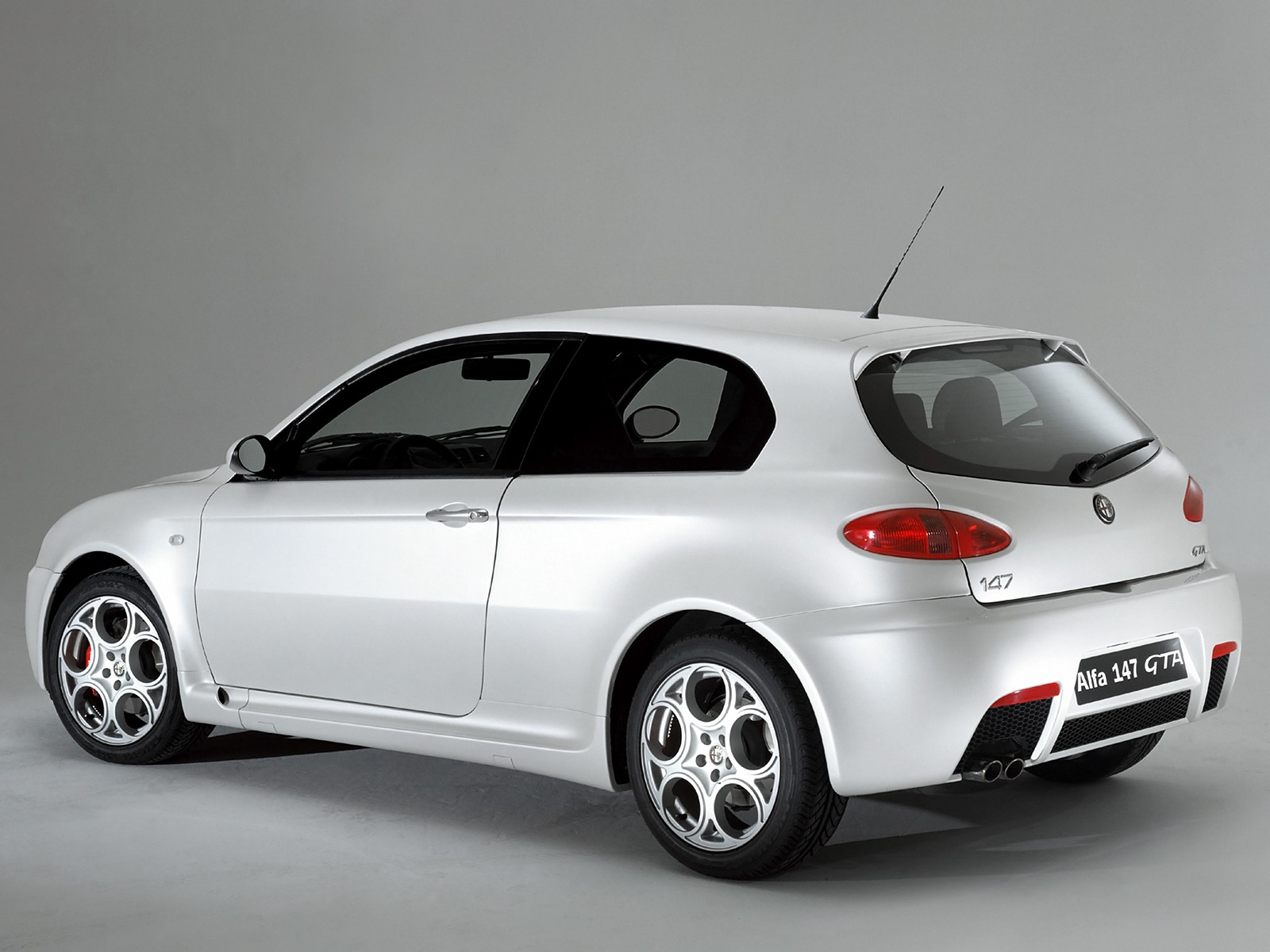 Alfa Romeo 147 3 Doors photo 38