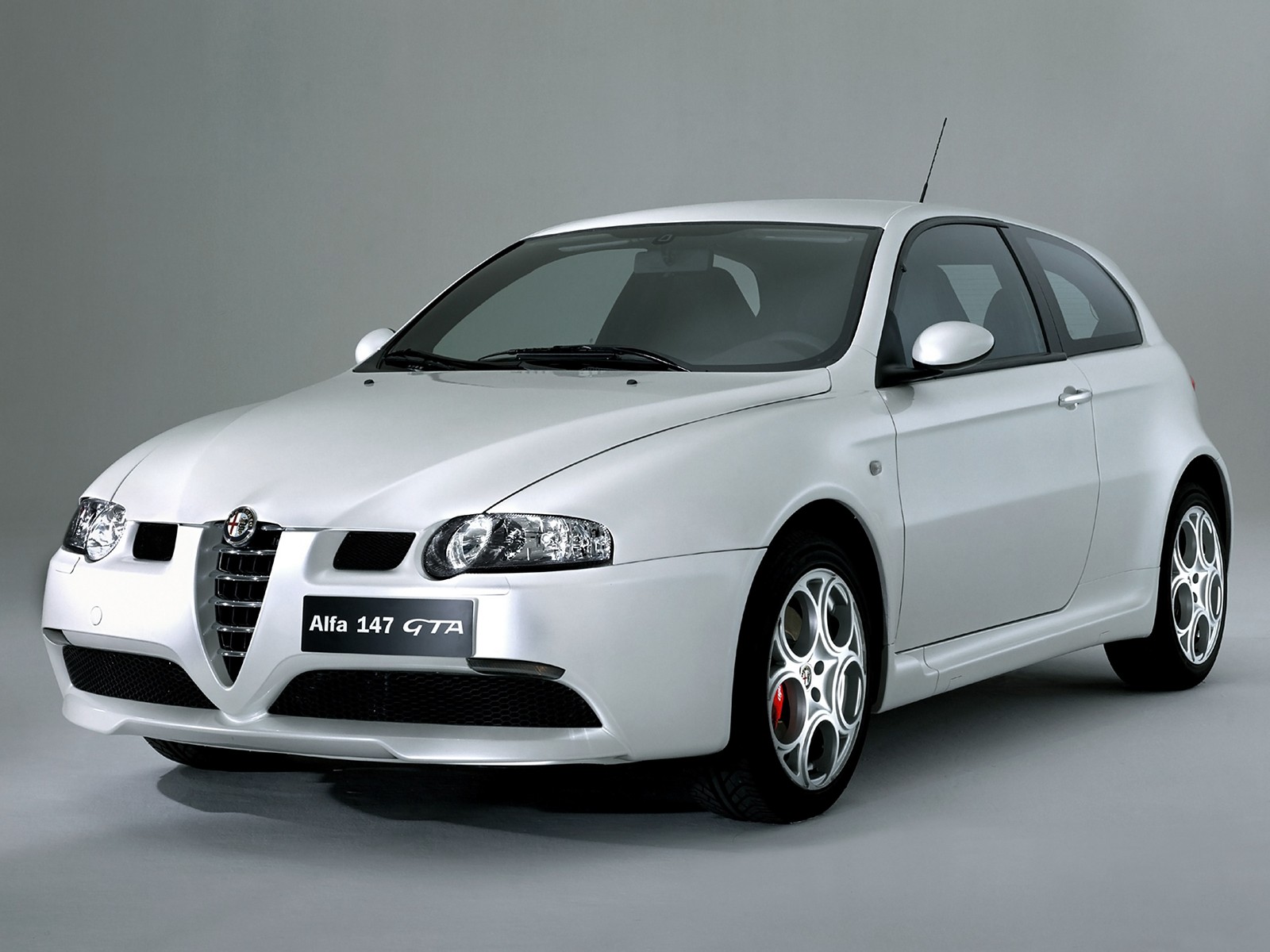 Alfa Romeo 147 3 Doors photo 39