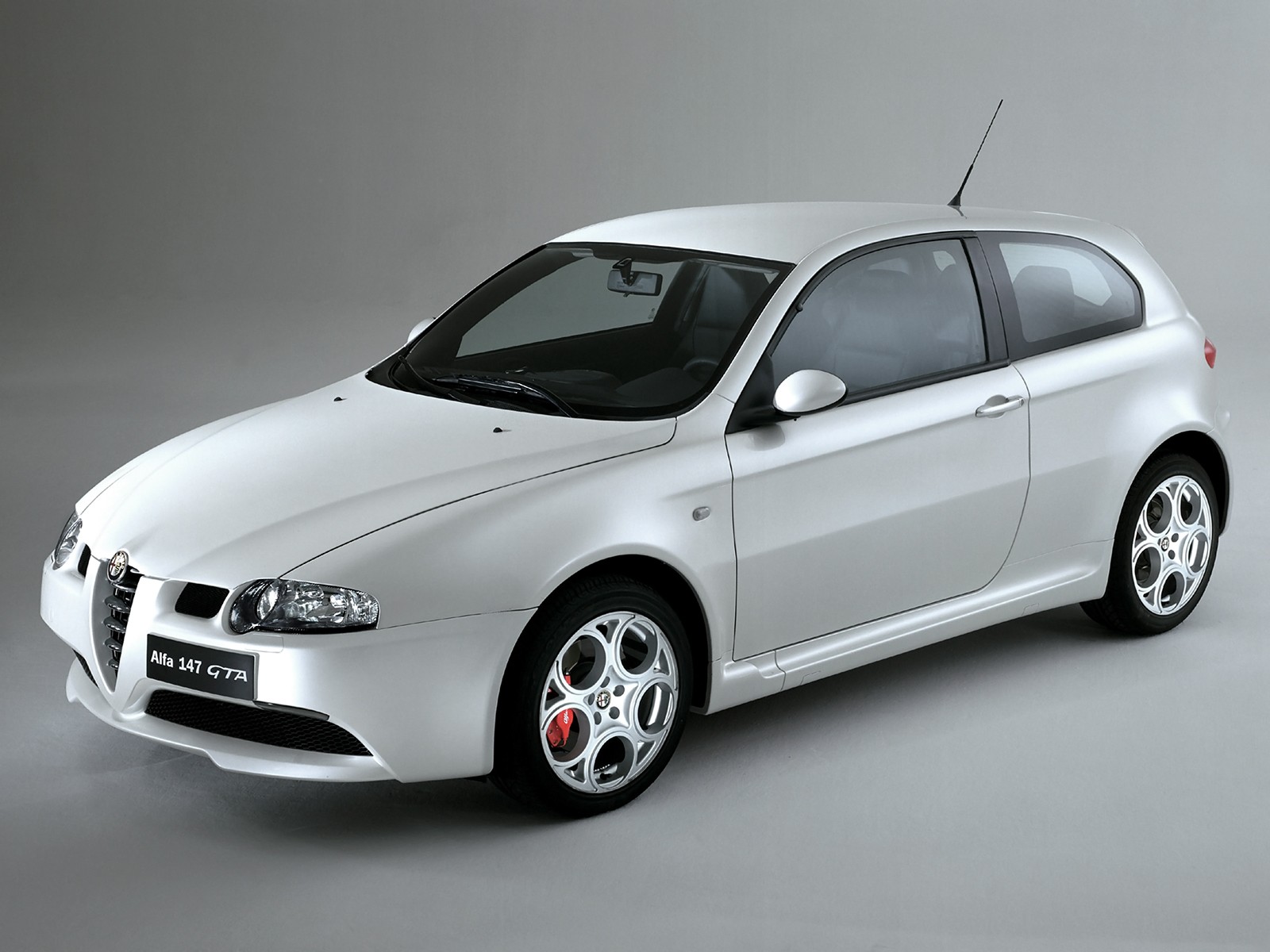 Alfa Romeo 147 3 Doors photo 40