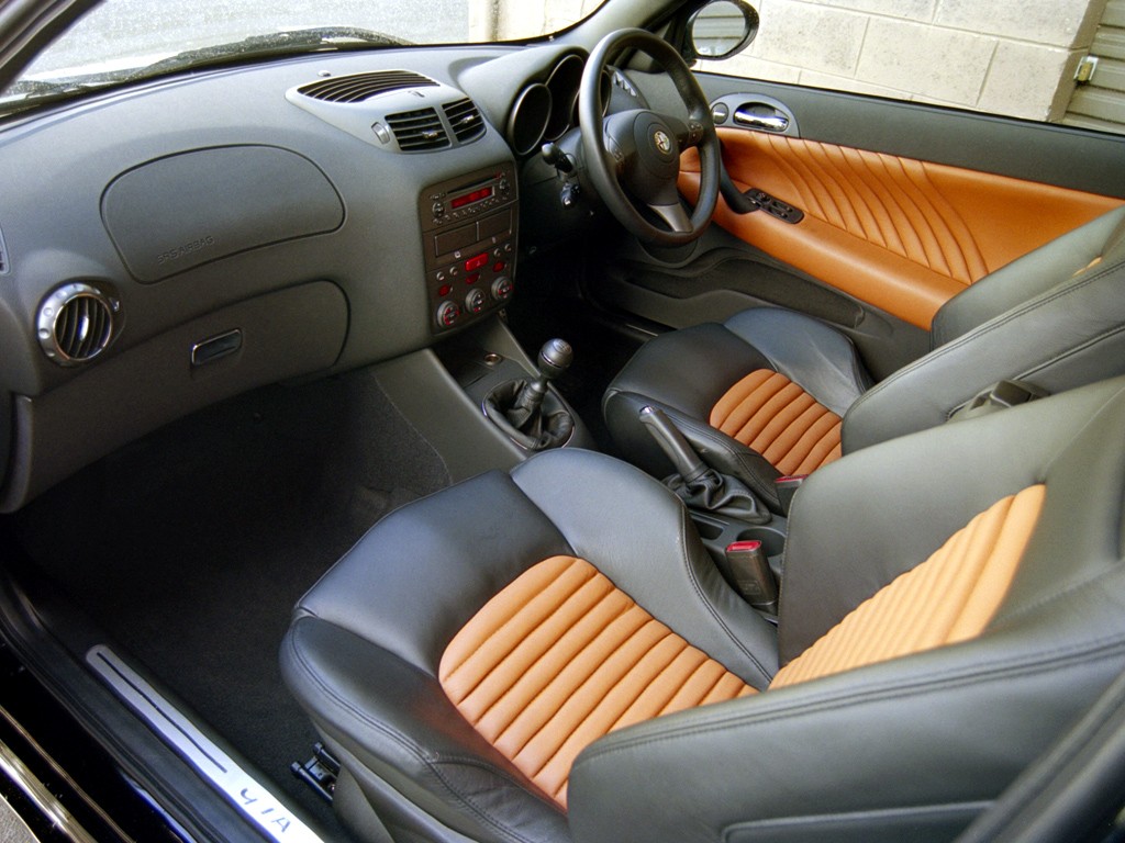 Alfa Romeo 147 3 Doors photo 44
