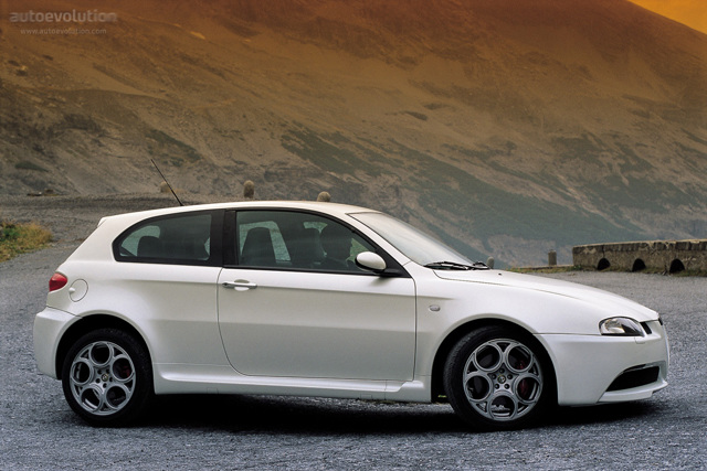 Alfa Romeo 147 3 Doors photo 3