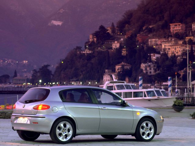Alfa Romeo 147 5 Doors photo 22