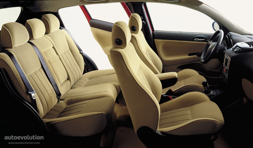 Alfa Romeo 147 5 Doors photo 38