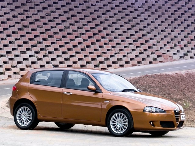 Alfa Romeo 147 5 Doors photo 19
