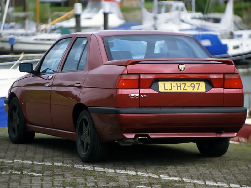 Alfa Romeo 155 photo 16