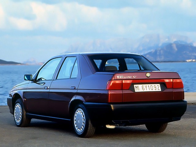Alfa Romeo 155 Foto 22