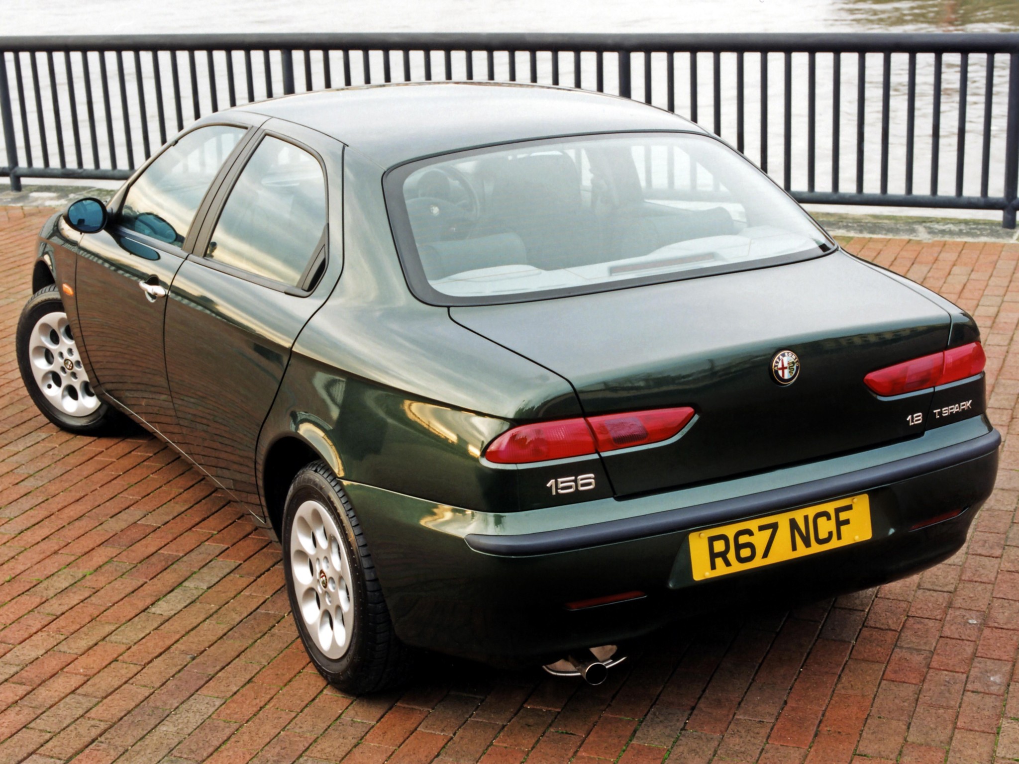 Alfa Romeo 156 photo 15