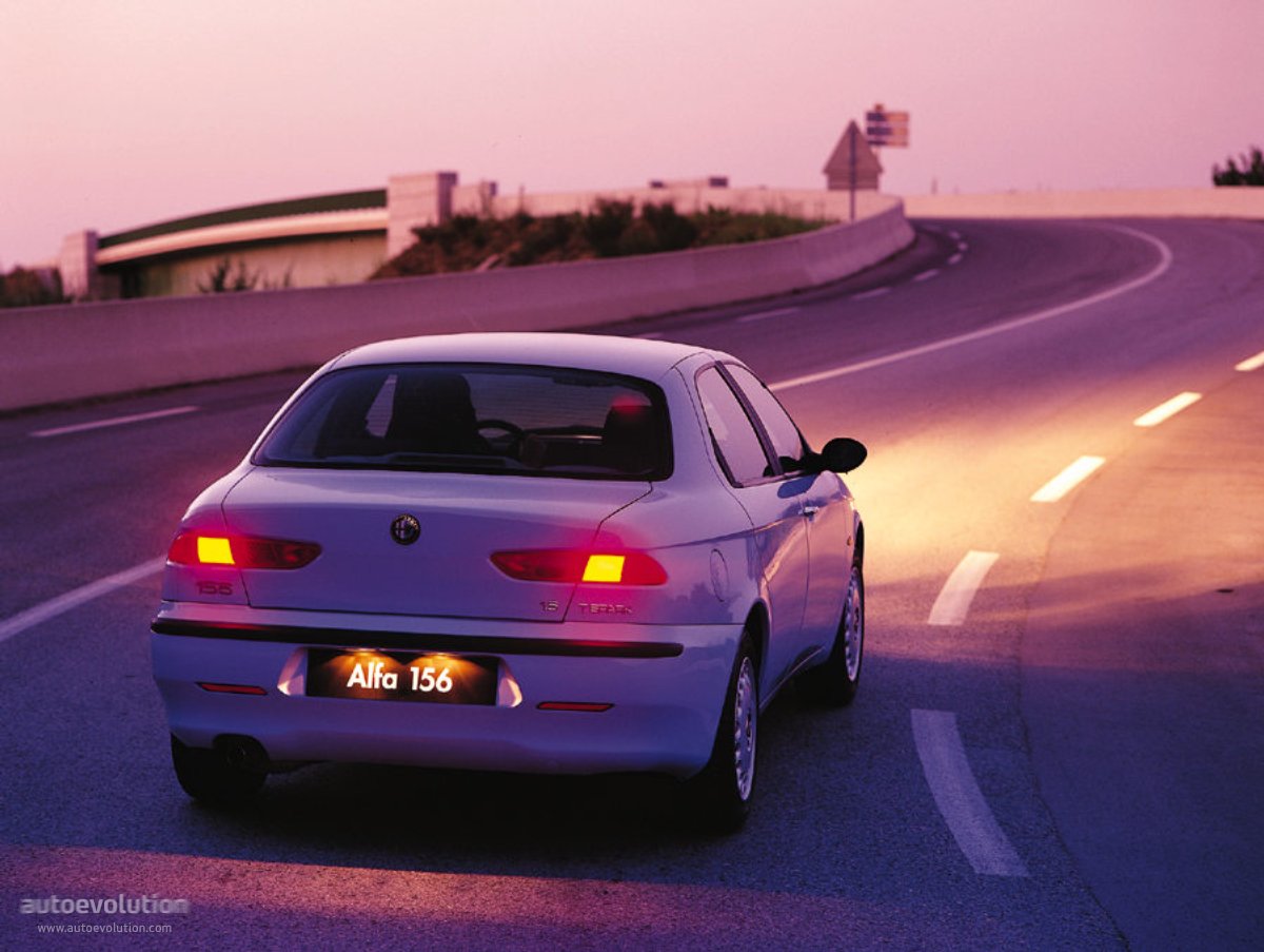 Alfa Romeo 156 photo 3
