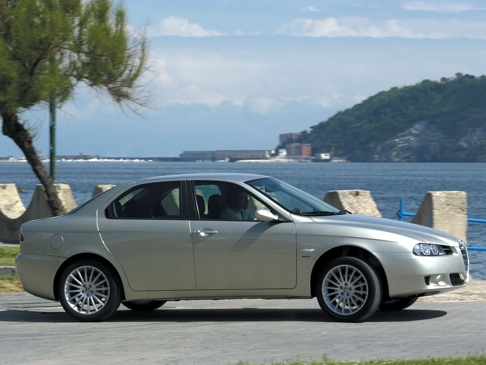 Alfa Romeo 156 photo 14