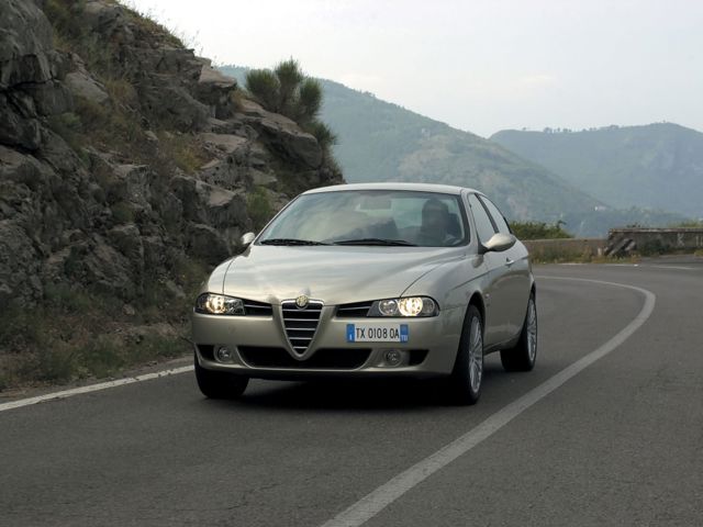 Alfa Romeo 156 photo 15
