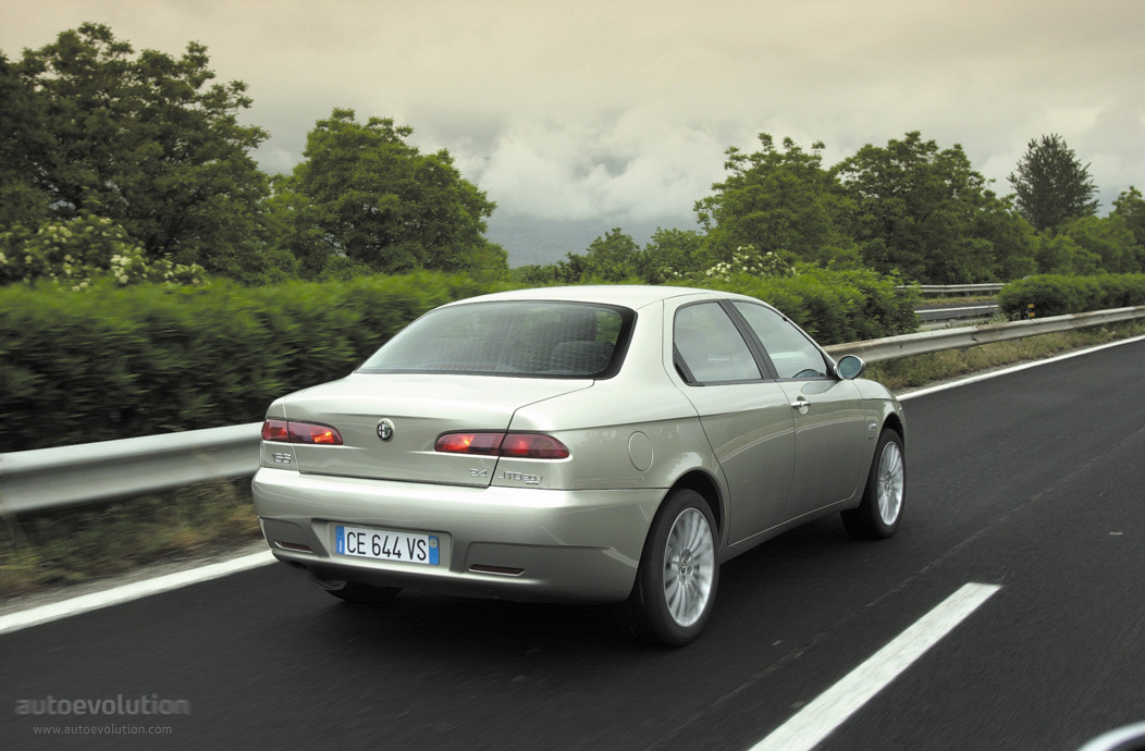 Alfa Romeo 156 photo 2