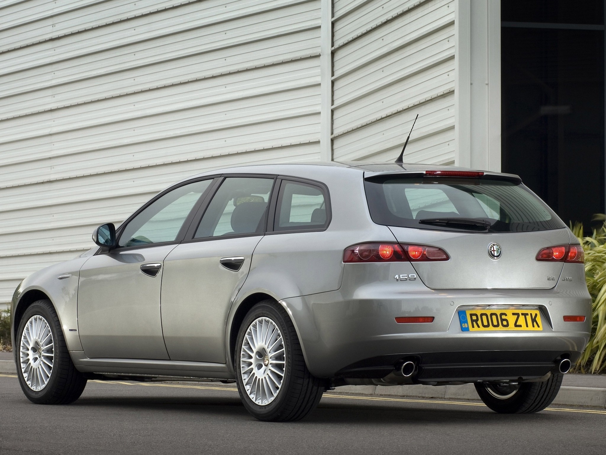 Alfa Romeo 159 Sportwagon photo 11