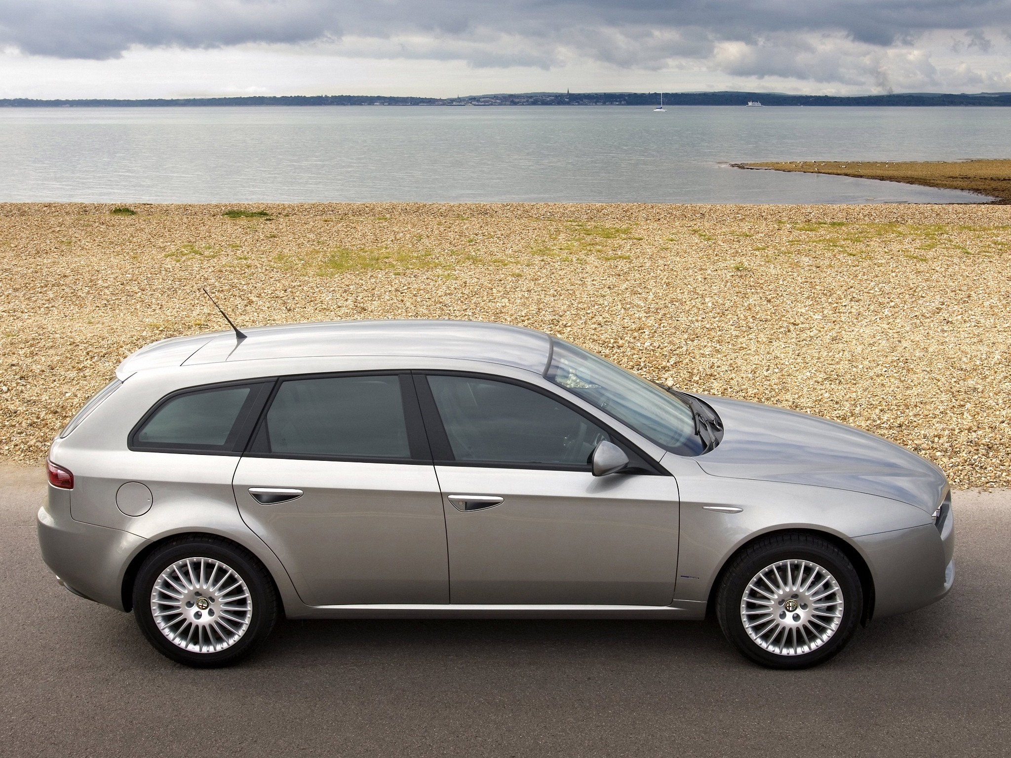 Alfa Romeo 159 Sportwagon photo 13