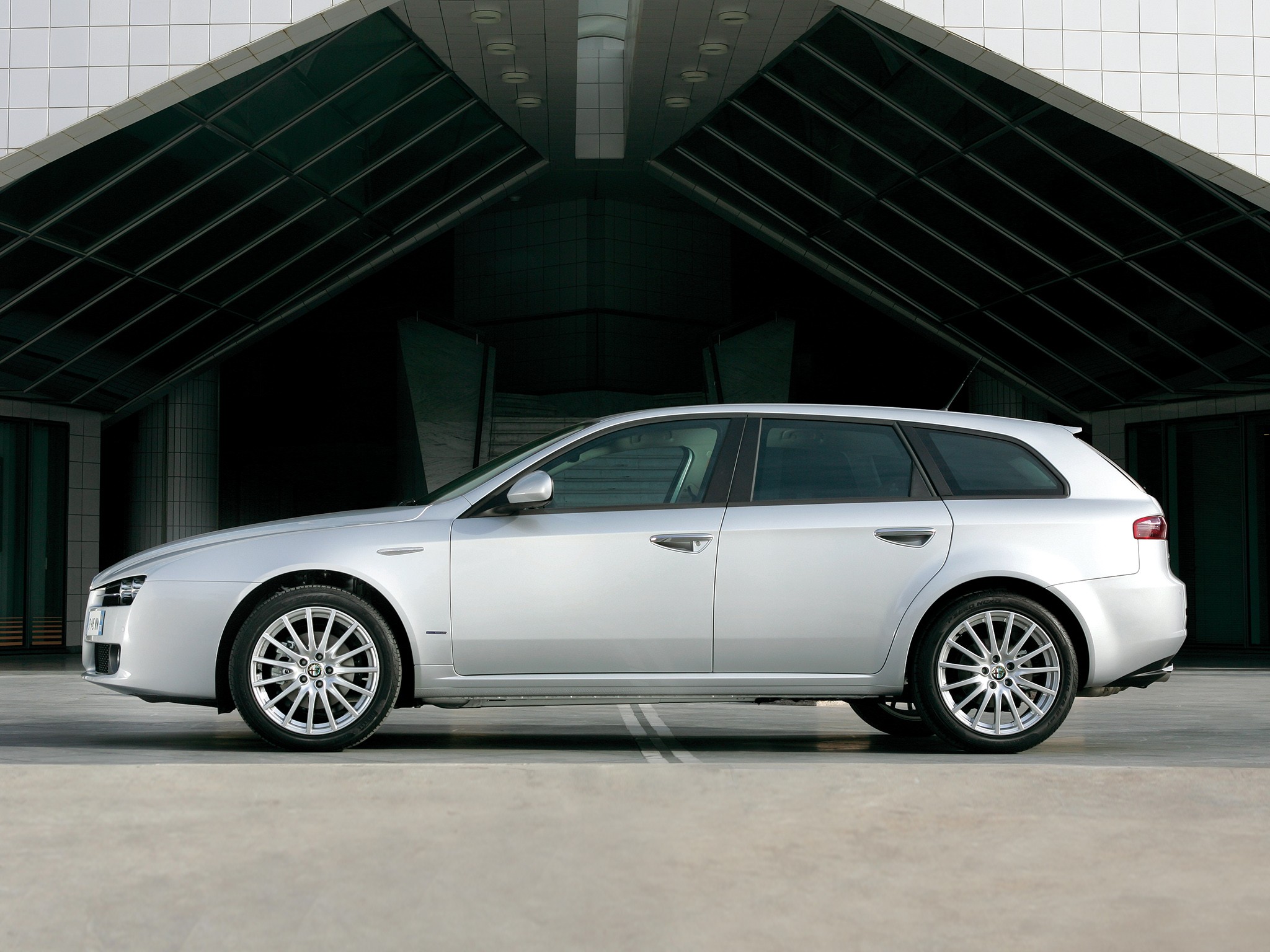 Alfa Romeo 159 Sportwagon photo 32
