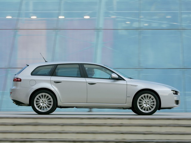 Alfa Romeo 159 Sportwagon photo 33