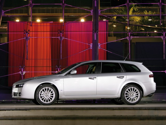 Alfa Romeo 159 Sportwagon photo 40