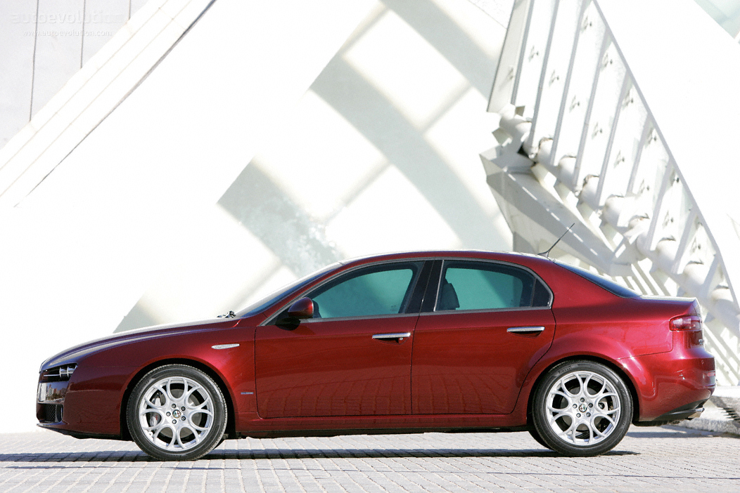 Alfa Romeo 159 photo 2