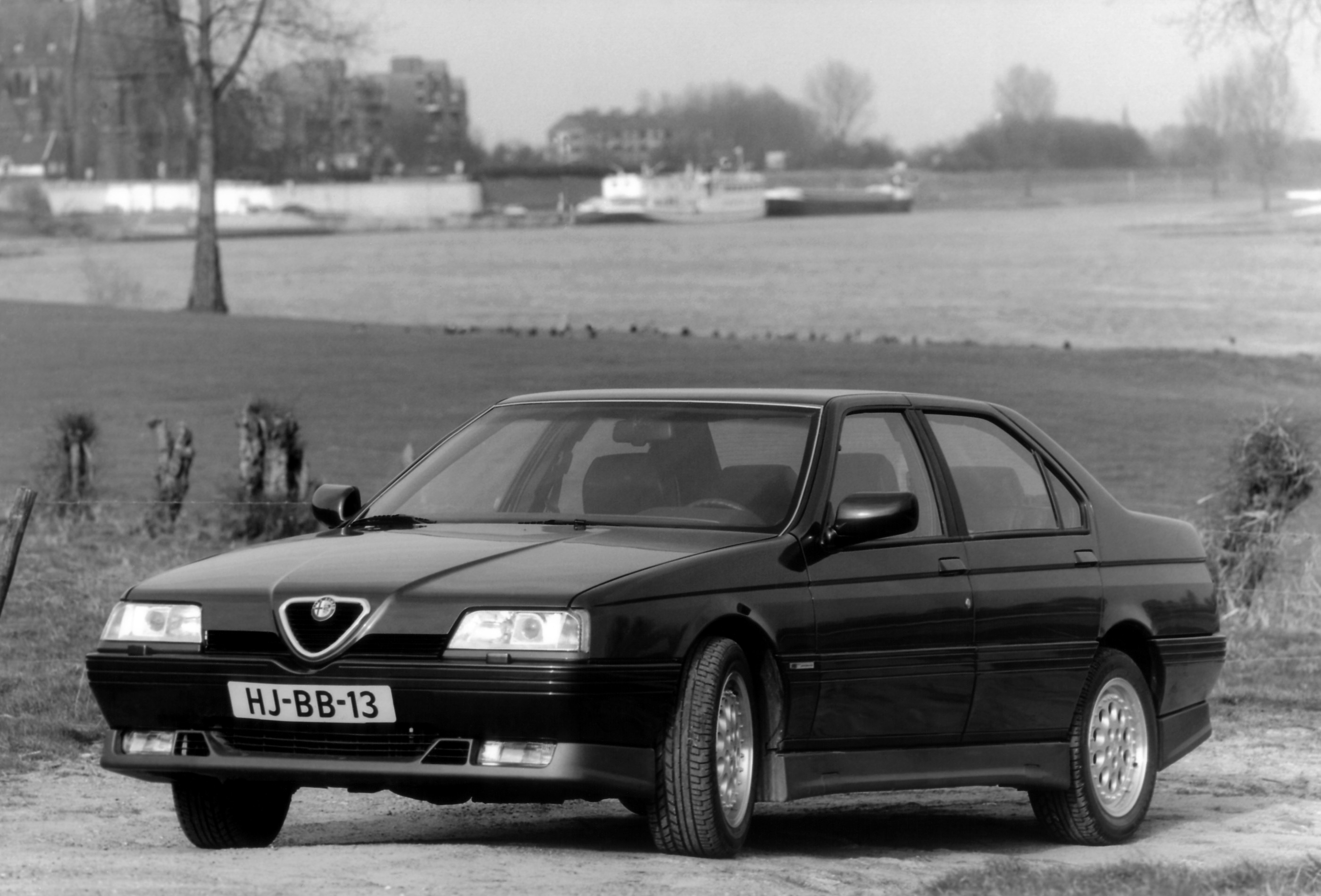 Alfa Romeo 164 photo 10