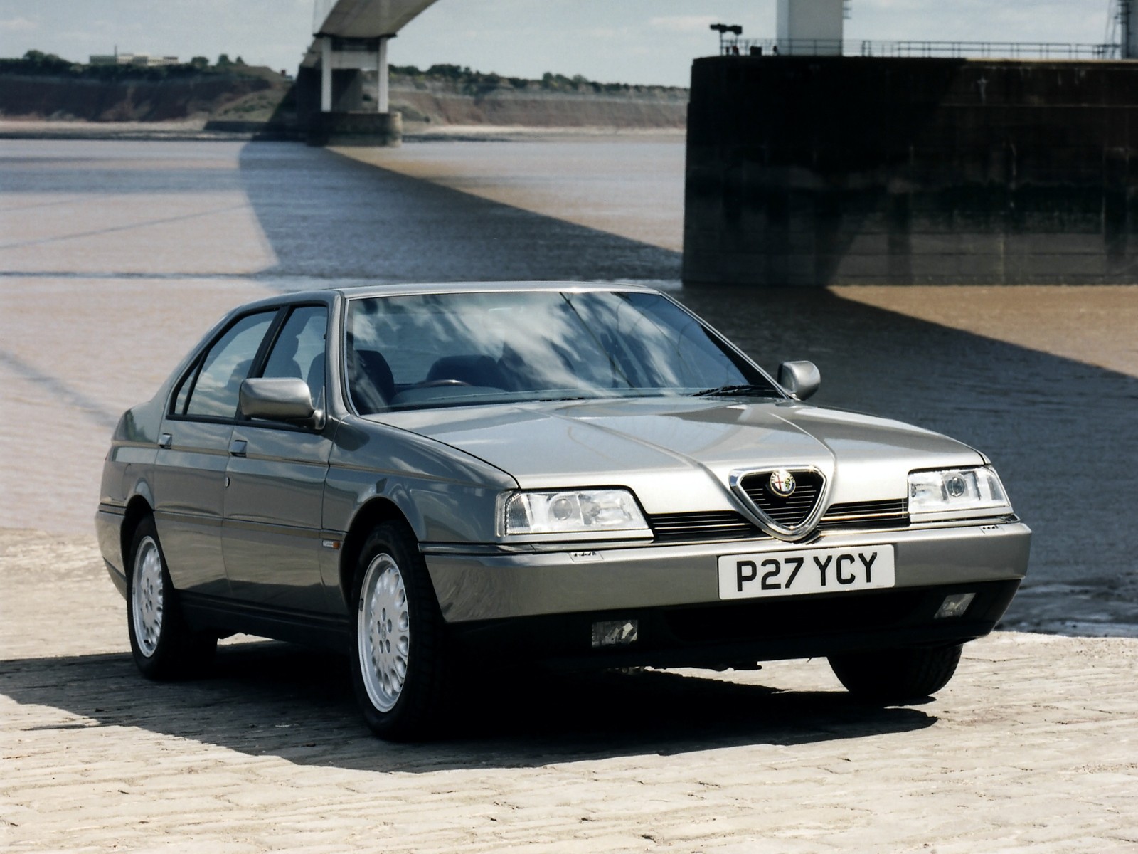 Alfa Romeo 164 photo 16