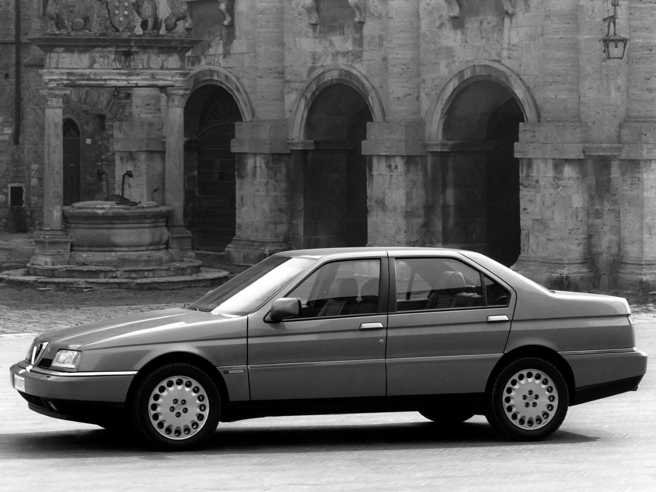 Alfa Romeo 164 photo 25