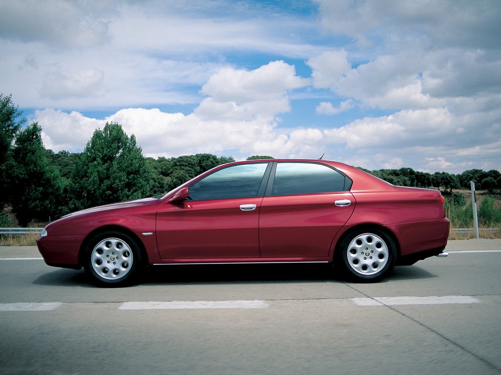 Alfa Romeo 166 photo 22