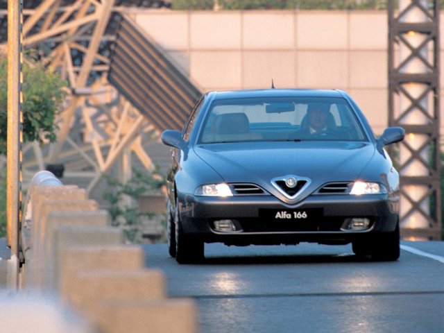 Alfa Romeo 166 Foto 35