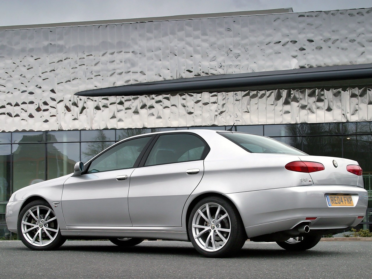 Alfa Romeo 166 photo 15