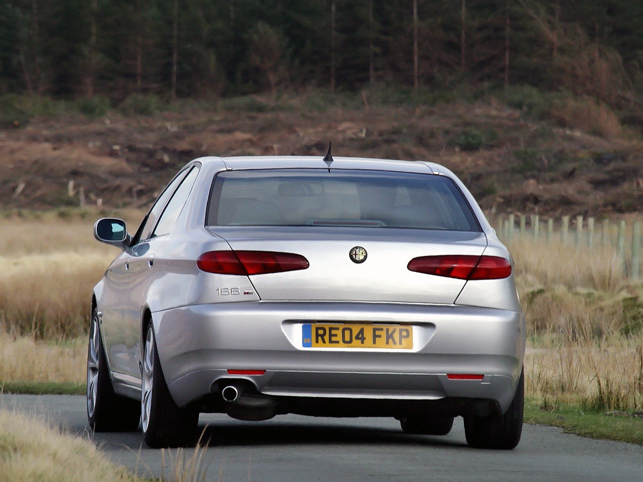 Alfa Romeo 166 photo 16