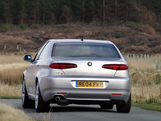 Alfa Romeo 166 photo 16