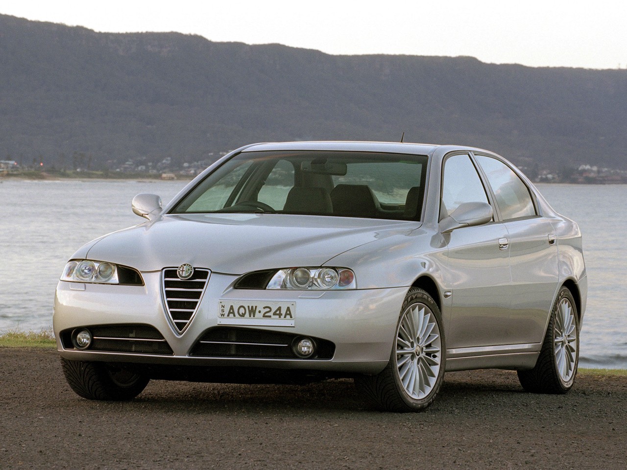 Alfa Romeo 166 photo 18