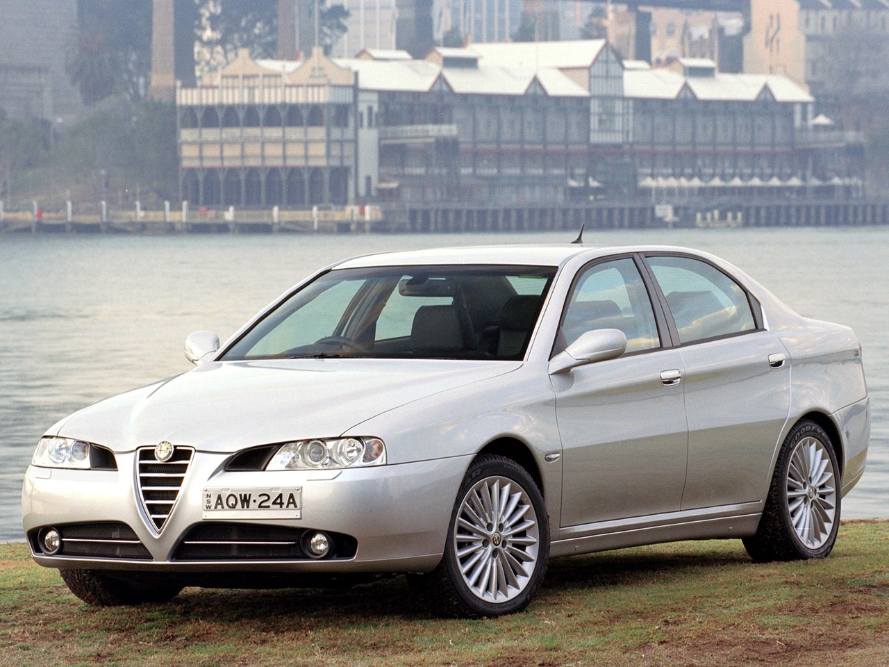 Alfa Romeo 166 photo 19