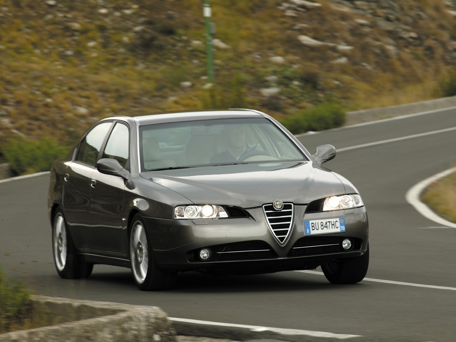 Alfa Romeo 166 photo 21