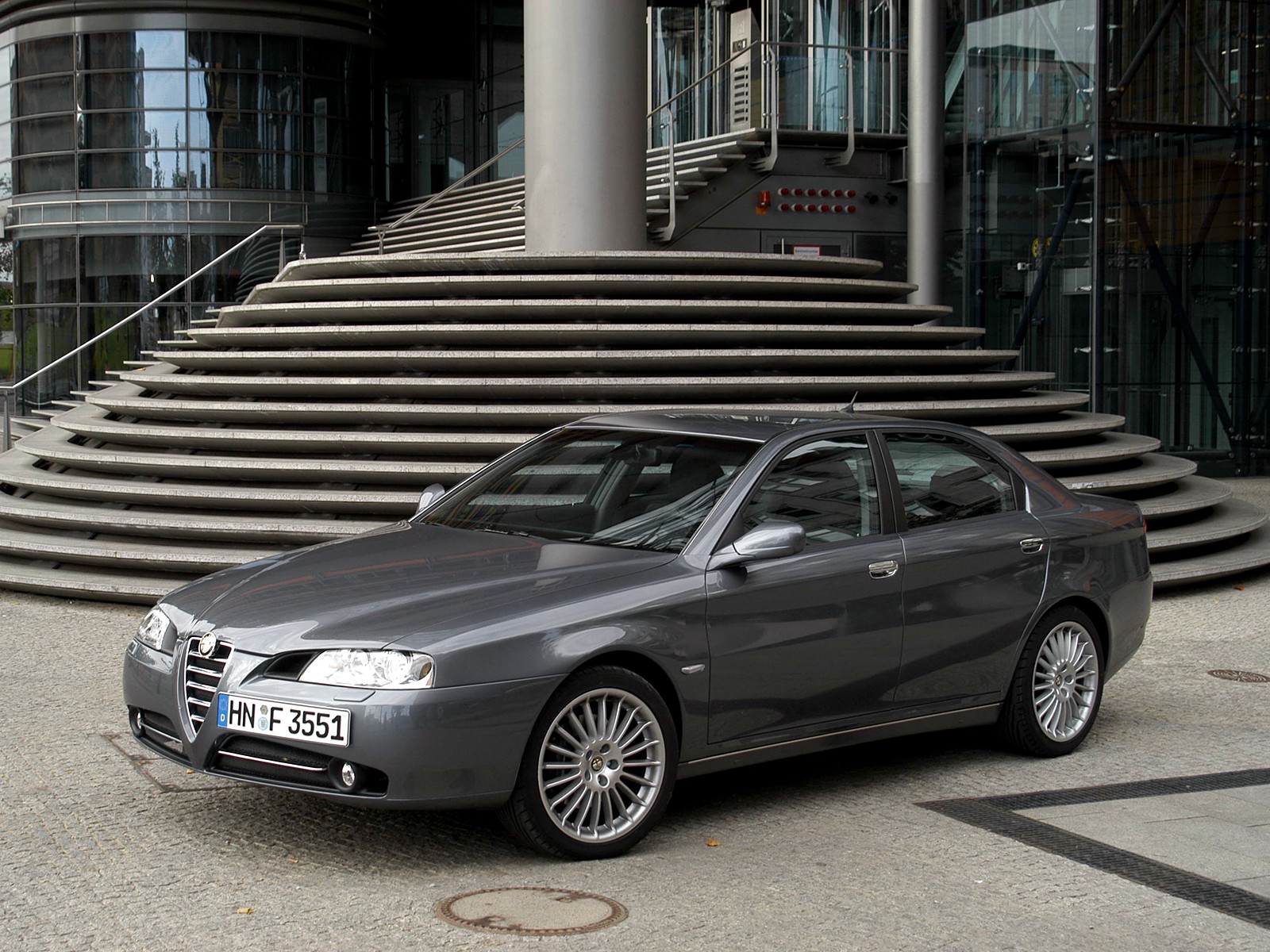 Alfa Romeo 166 photo 25