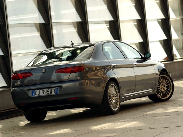 Alfa Romeo 166 photo 26