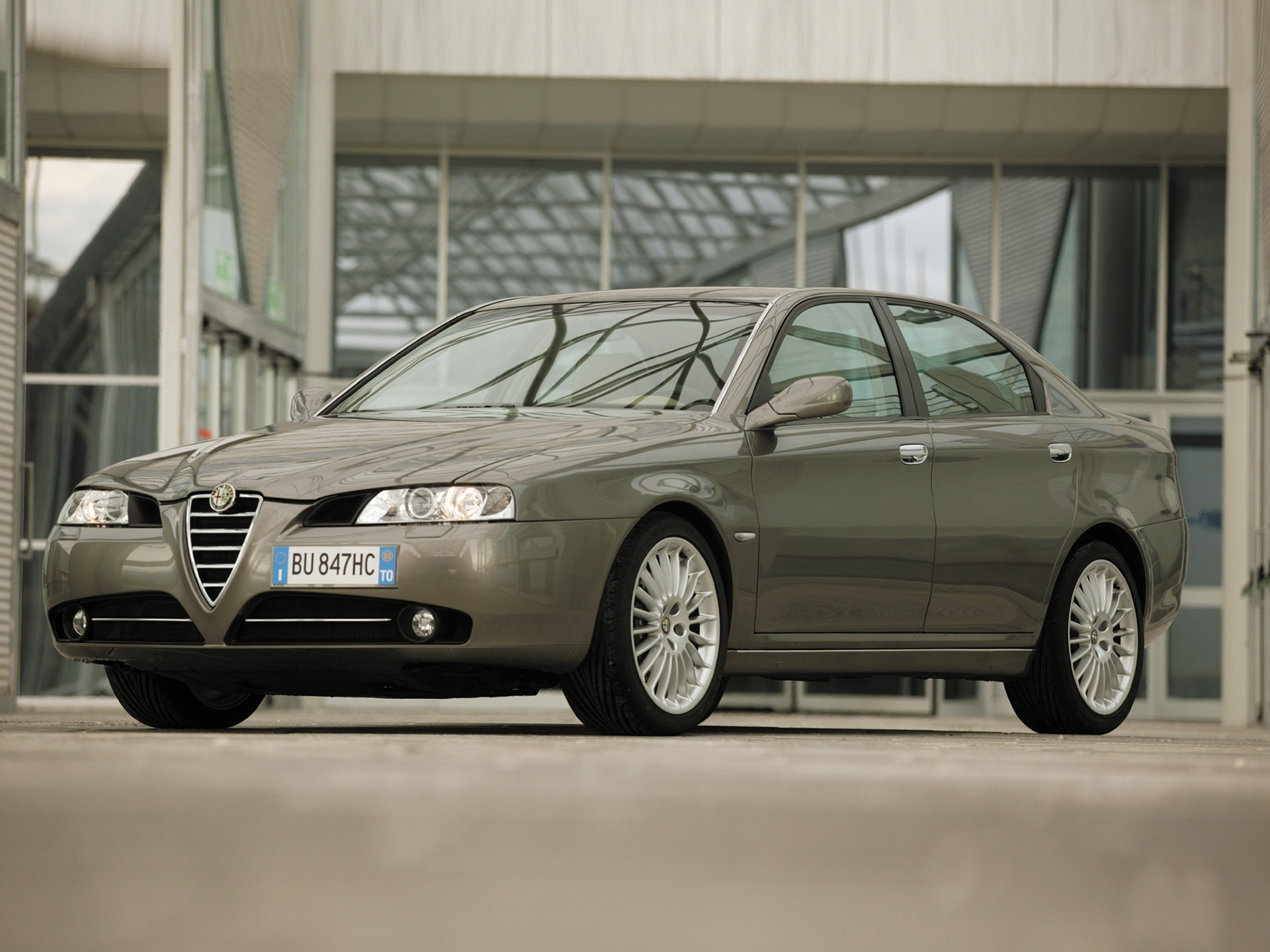 Alfa Romeo 166 photo 32