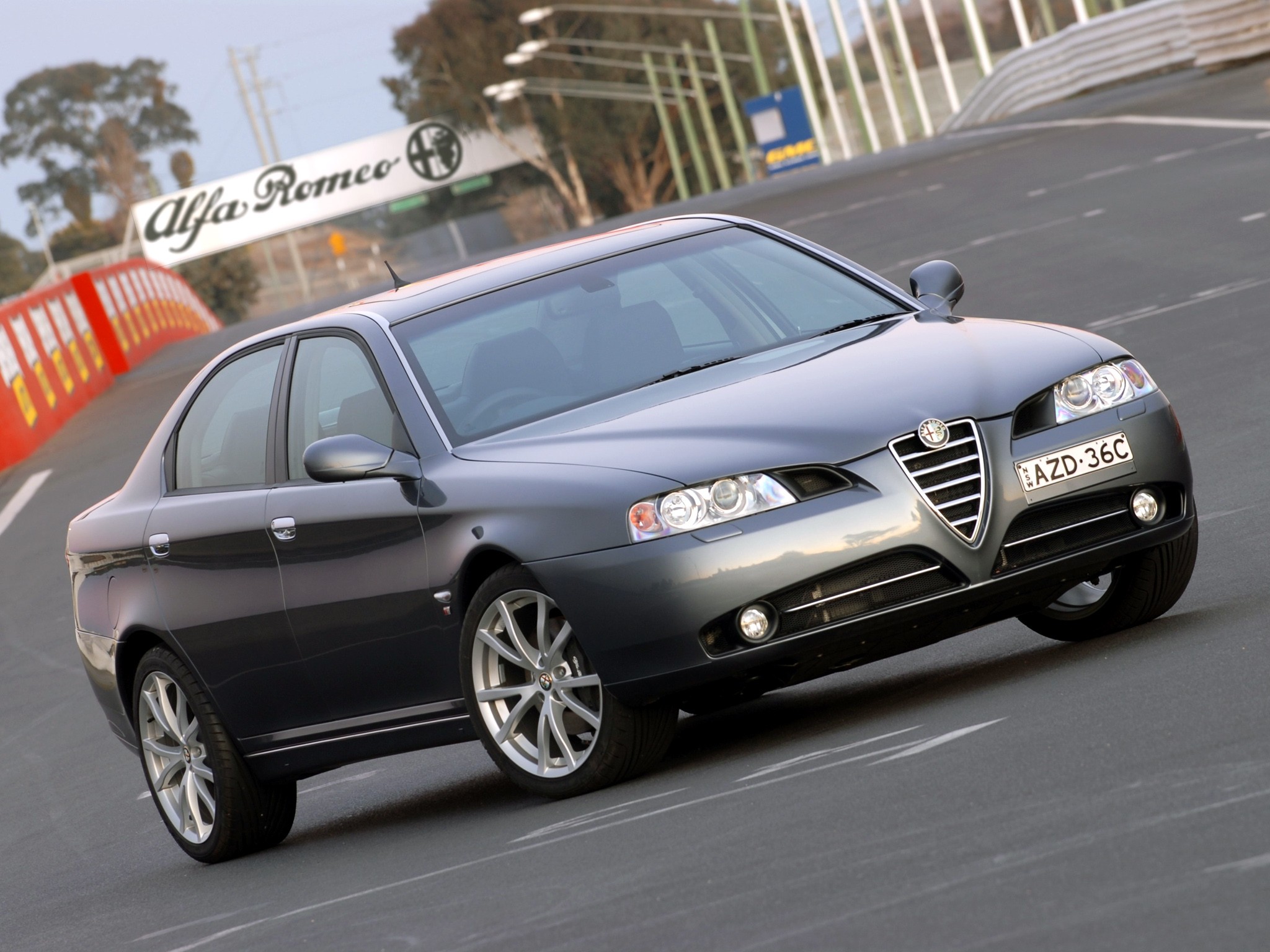 Alfa Romeo 166 photo 36