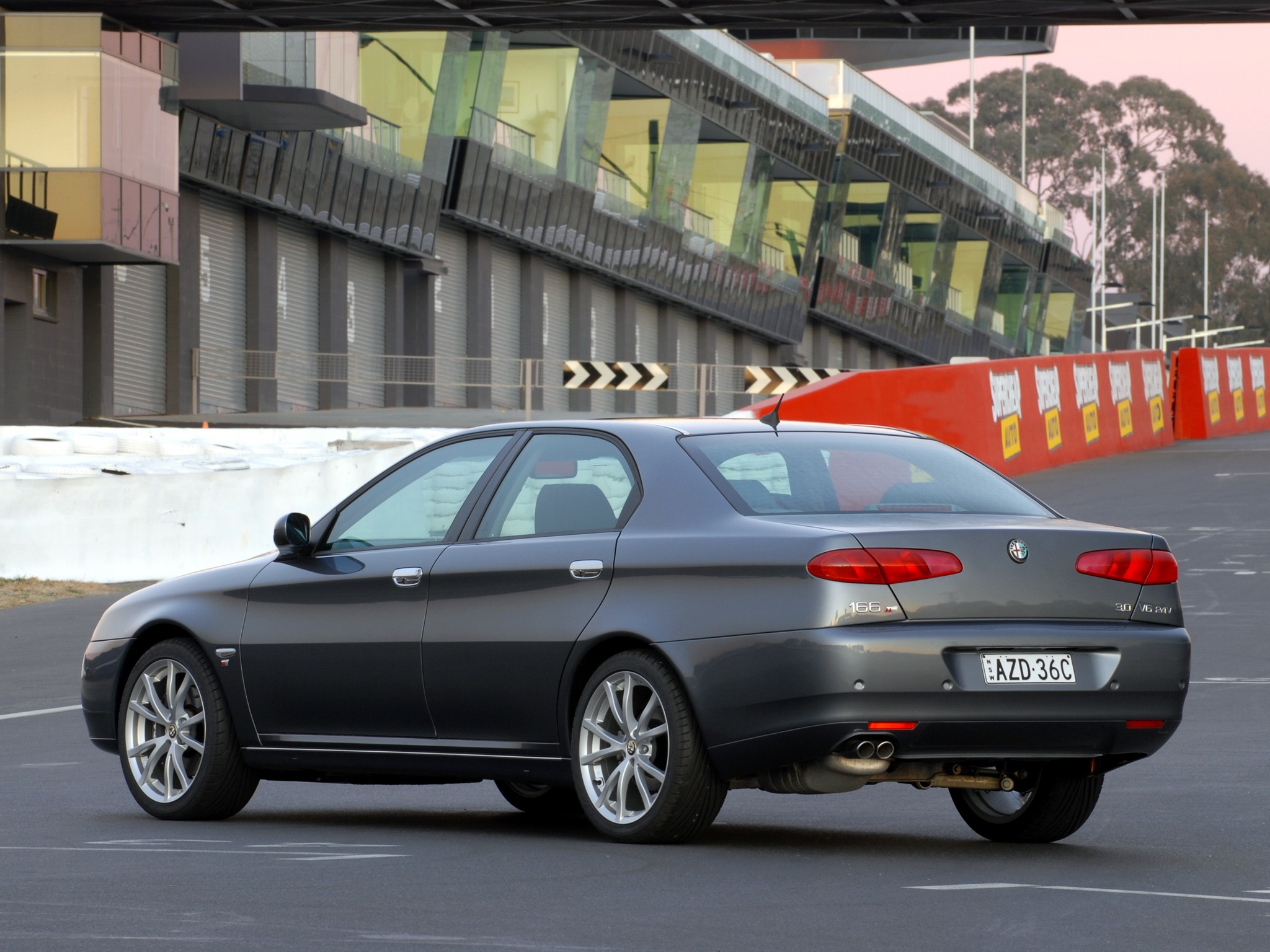 Alfa Romeo 166 photo 37