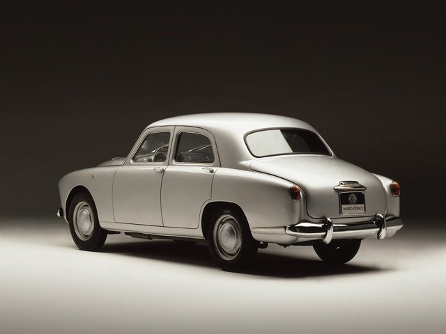 Alfa Romeo 1900 photo 12