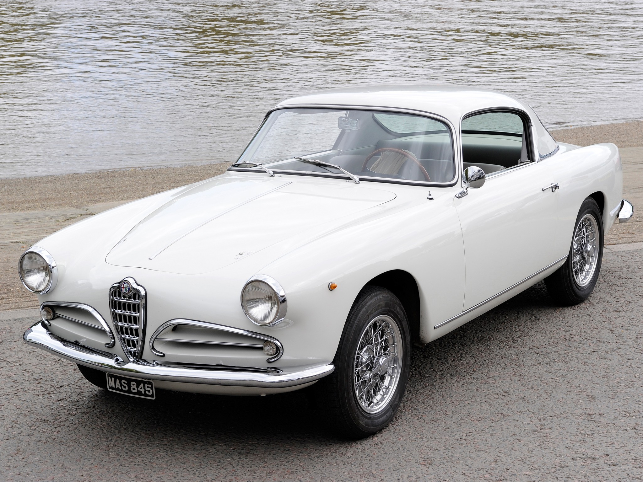 Alfa Romeo 1900 photo 19