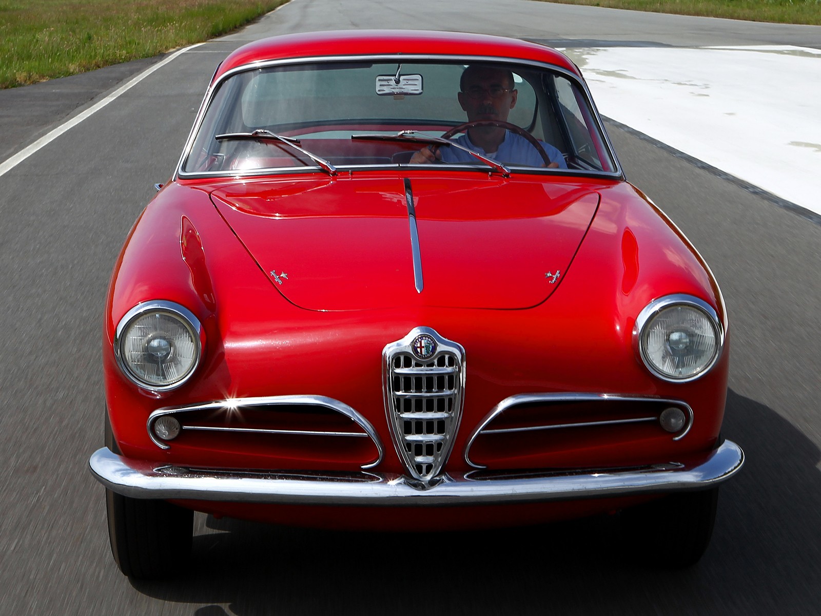 Alfa Romeo 1900 photo 3