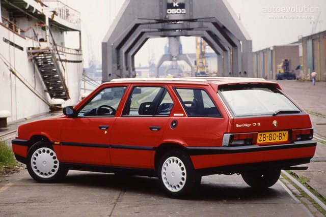 Alfa Romeo 33 Sport Wagon photo 2