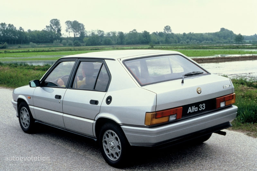 Alfa Romeo 33 photo 6
