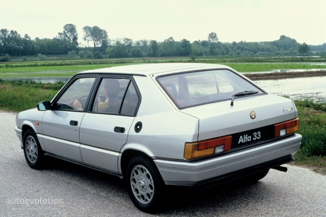 Alfa Romeo 33 photo 6