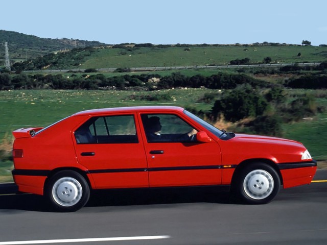 Alfa Romeo 33 photo 5