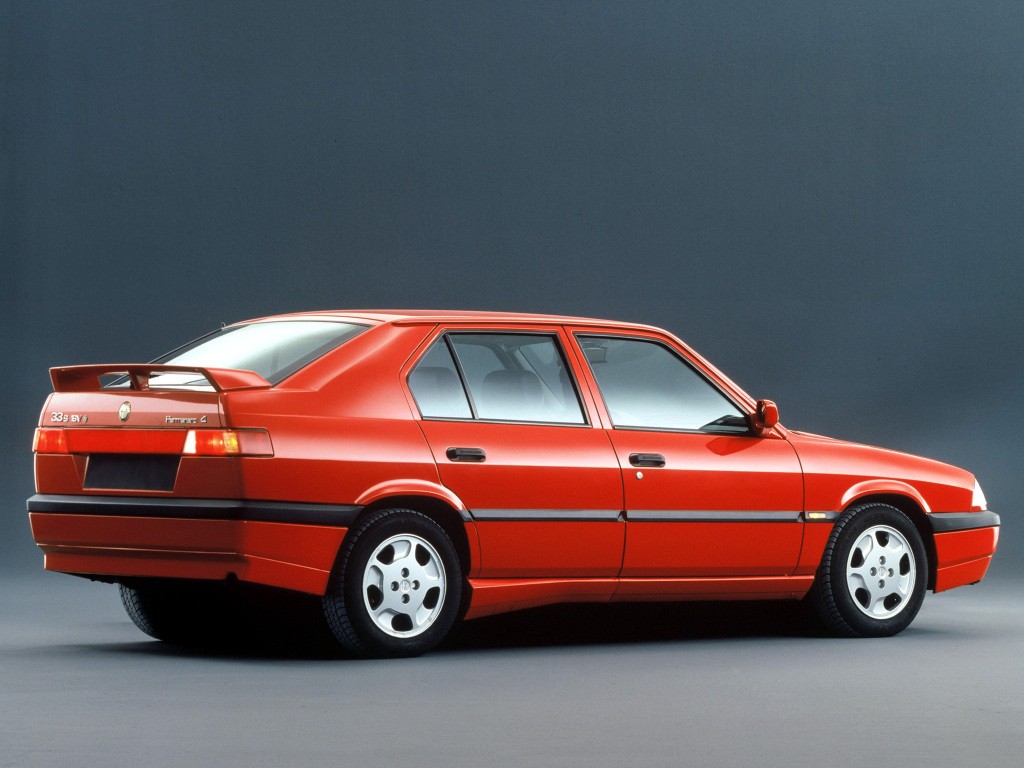 Alfa Romeo 33 photo 10