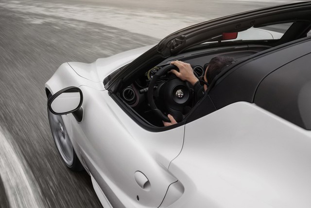 Alfa Romeo 4C Spider Foto 16
