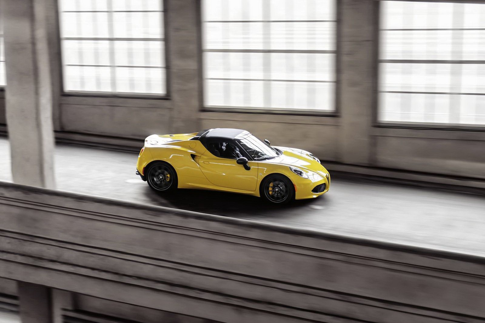 Alfa Romeo 4C Spider photo 44