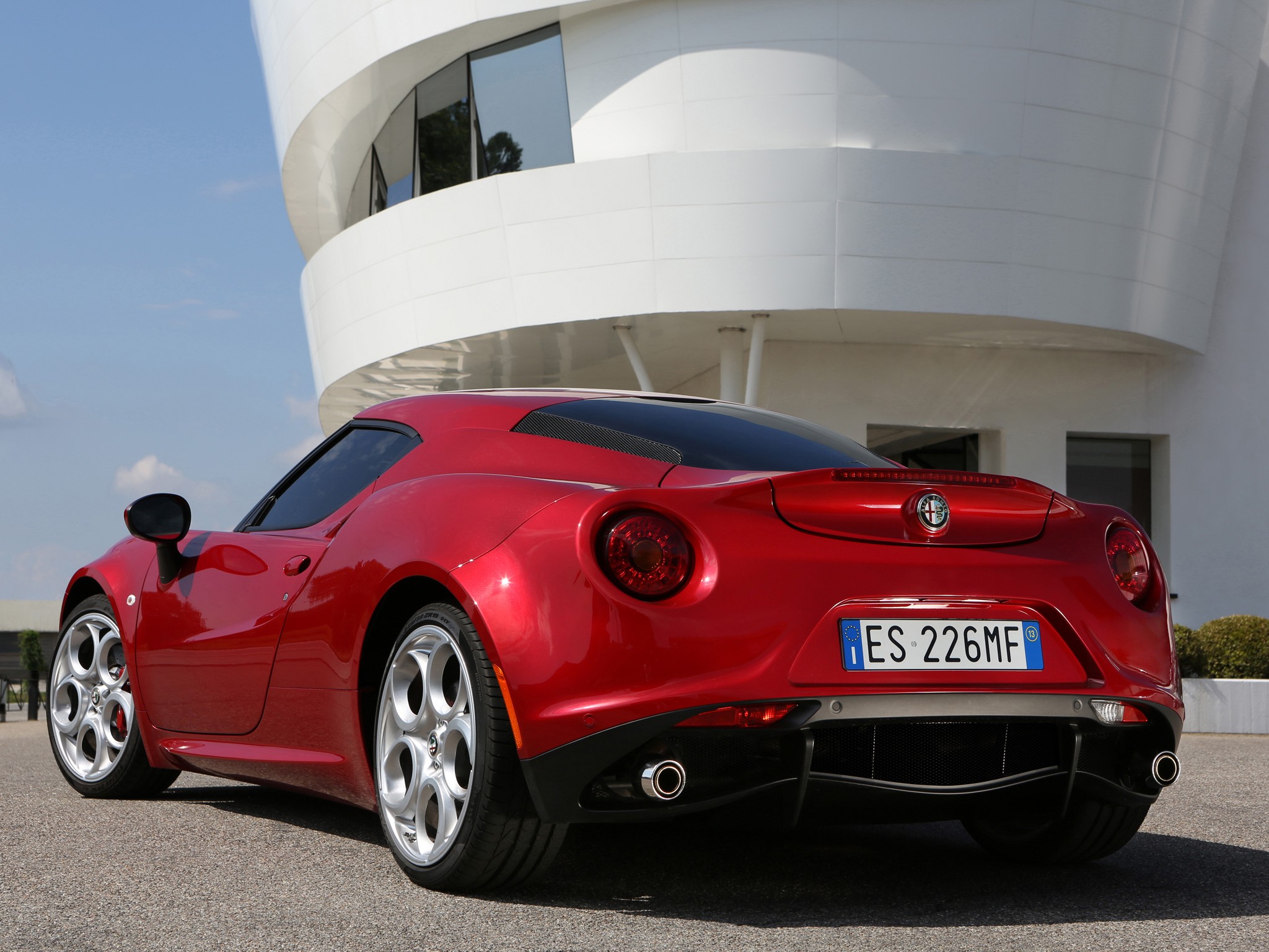Alfa Romeo 4C photo 36