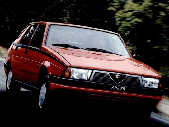 Alfa Romeo 75 photo 8